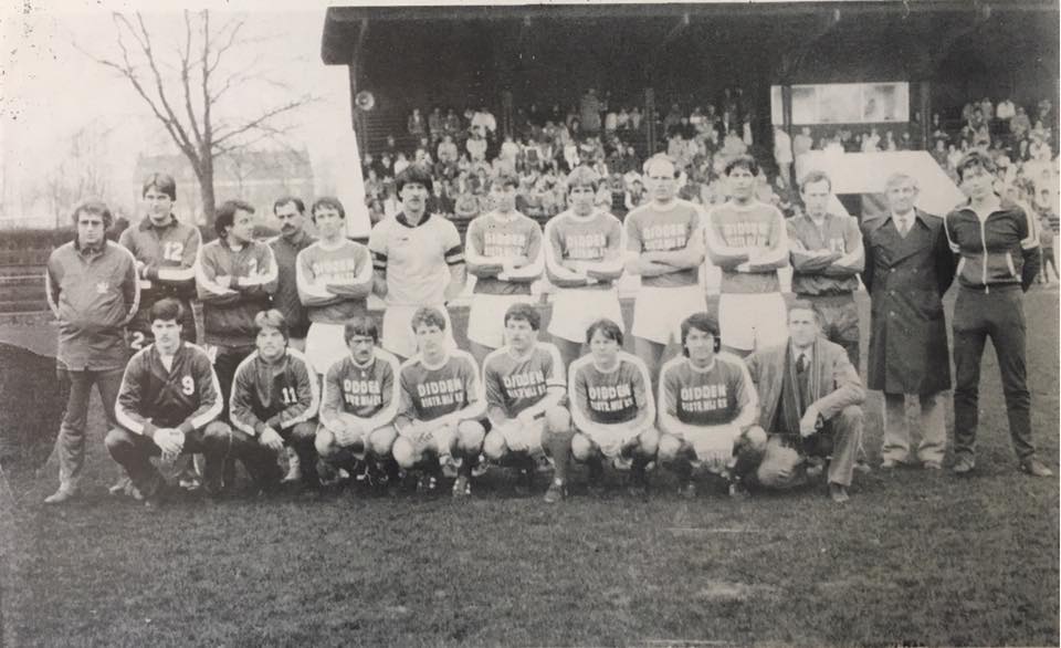 Piet van Bladel, op deze foto op de bovenste rij, 2e van rechts.